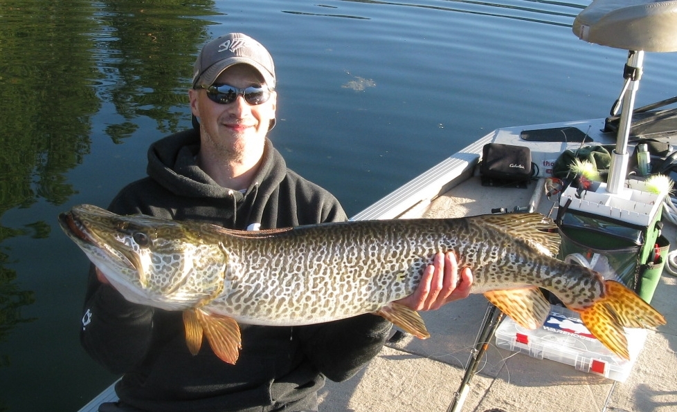 Mikes_Curlew_Winning_Muskie_2.jpg