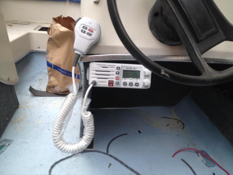 vhf radio 1.jpg